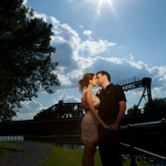 Strobist photographer - Couple kissing